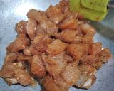 A picture of step 2 of Chicken tikka pizza.