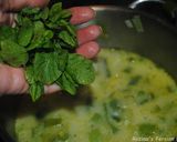 A picture of step 11 of Leek and green peas soup.