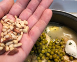 Foto del paso 6 de la receta: Merluza en salsa verde con frutos secos