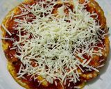 Foto langkah ke 4 dari resep Pizza Nasi Bolognese Keju.