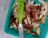 Foto langkah ke 1 dari resep Ayam suwir bumbu ulek.