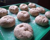 Foto del paso 2 de la receta: Pan Integral saborizado con cebolla acaramelizada y orégano