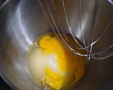 Foto del paso 1 de la receta Bizcochuelo marmolado 🥧🤎💛