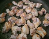 A picture of step 4 of Boneless Chicken Thighs in Oyster Sauce.