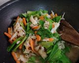 Foto langkah ke 6 dari resep Mie Goreng Kampung.