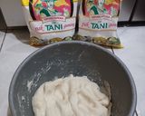 Foto langkah ke 2 dari resep Cireng Isi Ayam Kuah Keju.