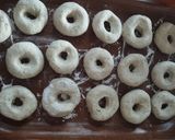 Foto langkah ke 4 dari resep Donat Pisang Wijen.