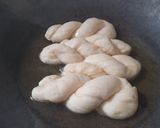 Foto langkah ke 8 dari resep Twisted korean Doughnut.