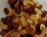 A picture of step 2 of Banana caramel snack.