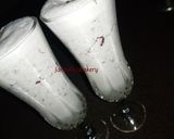 A picture of step 3 of Grapes milkshake.
