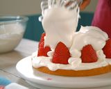 A picture of step 17 of Strawberry Decoration Cake, Chantilly Fraise.