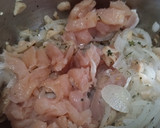 Foto del paso 3 de la receta: 🍗Salsa de champiñones y pollo🍄