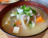 Foto del paso 5 de la receta: Tonjiru, Sopa de miso con cerdo y muchas verduras (豚汁) / Comida japonesa