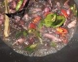 Foto langkah ke 2 dari resep Cumi Masak Hitam.