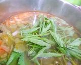 Hình bước làm 2 của món Canh chua cá cờ