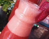 صورة لخطوة 3 من وصفة موخيتو الفراولة🍓Strawberry Mojito