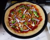 A picture of step 2 of Chicken Tikka Pan Pizza 🍕.