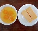 Hình bước làm 1 của món Trứng cuộn phô mai