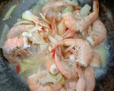 Foto langkah ke 1 dari resep Tumis Udang Saus Tiram.