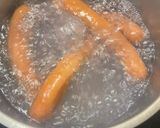 Φωτογραφία βήματος 3 της συνταγής Hot dog με λουκάνικο Φρανκφούρτης και ψωμάκι brioche!