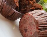 Foto langkah ke 3 dari resep Kue Bolu Coklat Kukus - No Mixer + No Telur -.