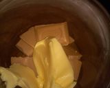 Foto del paso 6 de la receta: Galletas con trocitos de chocolate bañadas en choco de dulce de leche y caramelo ;D