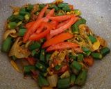 A picture of step 6 of Lehsuni Bhindi Do Pyaza.