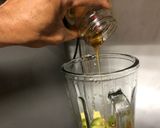 A picture of step 2 of Avocado creamy shake.