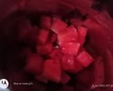 A picture of step 1 of Melon watermelon chocolate.