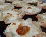 Foto del paso 3 de la receta: Canastitas de cebolla y 3 quesos