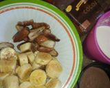 A picture of step 1 of Chocolate date smoothie.