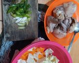 Foto langkah ke 1 dari resep 77. Sop Ayam Sederhana.