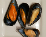 Foto del paso 3 de la receta: Mejillones con picadillo