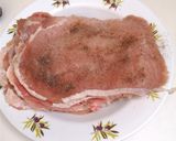 Lilahagymás, sajtos - baconos rántott karaj recept fázis 1 fotója