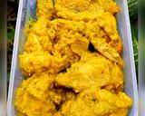 Foto langkah ke 6 dari resep Ayam Ungkep Bumbu Kuning Sedap.