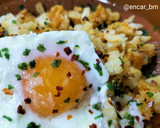 Foto del paso 9 de la receta: Patatas revolconas con bacalao y huevo poché