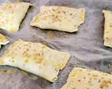 Foto del paso 5 de la receta: Cañas de hojaldre de jamón serrano, jamón york, quesos y sobrasada
