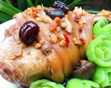 Hình bước làm 4 của món Chân giò hầm thuốc bắc