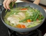 Foto langkah ke 6 dari resep Mie Kuah Ayam Labu Siam Devina Hermawan.