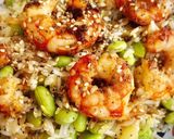 Foto del paso 6 de la receta: Ensalada tibia de arroz con langostinos y edamame
