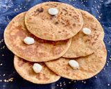 तिळगुळ पोळी (Tilgul Poli Recipe In Marathi) रेसिपी स्टेप 4 फोटो 