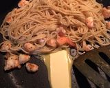 Foto langkah ke 3 dari resep Lemon Pepper Pasta Shrimp in a Buttery Sauce.