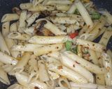 A picture of step 5 of White sauce pasta.