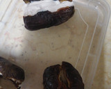 A picture of step 2 of Almonds Dates.
