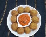 A picture of step 3 of Rice Bonda.