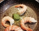Foto del paso 1 de la receta: Colas de langostinos con albahaca express