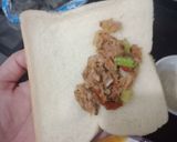 Foto langkah ke 5 dari resep 16. Sandwich Goreng Isi tuna pedas.