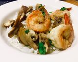 รูปขั้นตอนการทำที่ 3 ของ กุ้งแชบ๊วยเห็ดผัดกระเทียมพริกไทยราดข้าว(วีดีโอ)