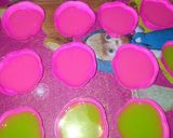 Foto langkah ke 6 dari resep Puding susu mawar kaca.