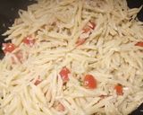 A picture of step 3 of Pasta with crab.